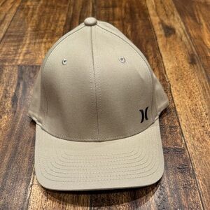 Hurley Men's Hat - Curved Brim Stretch Fitted Cap